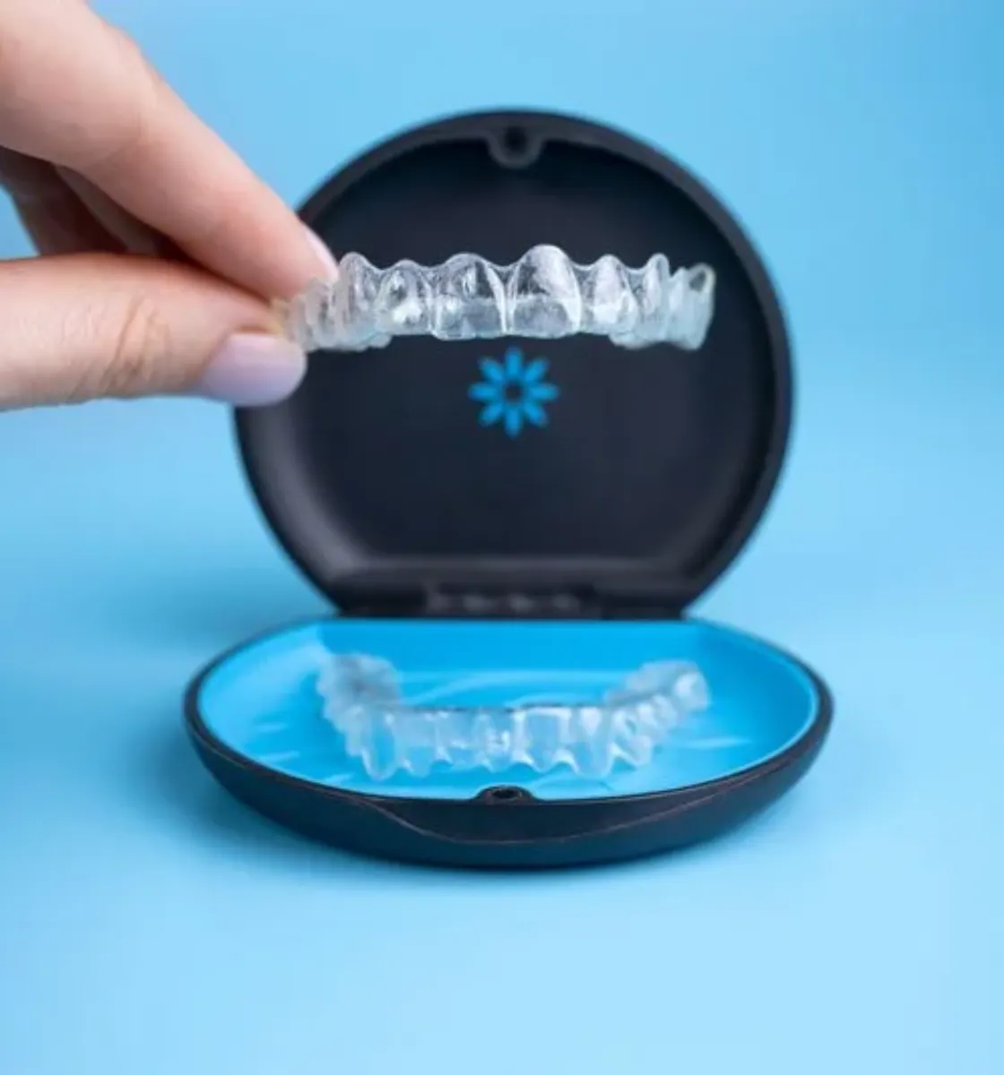 How do Invisalign & clear aligners work